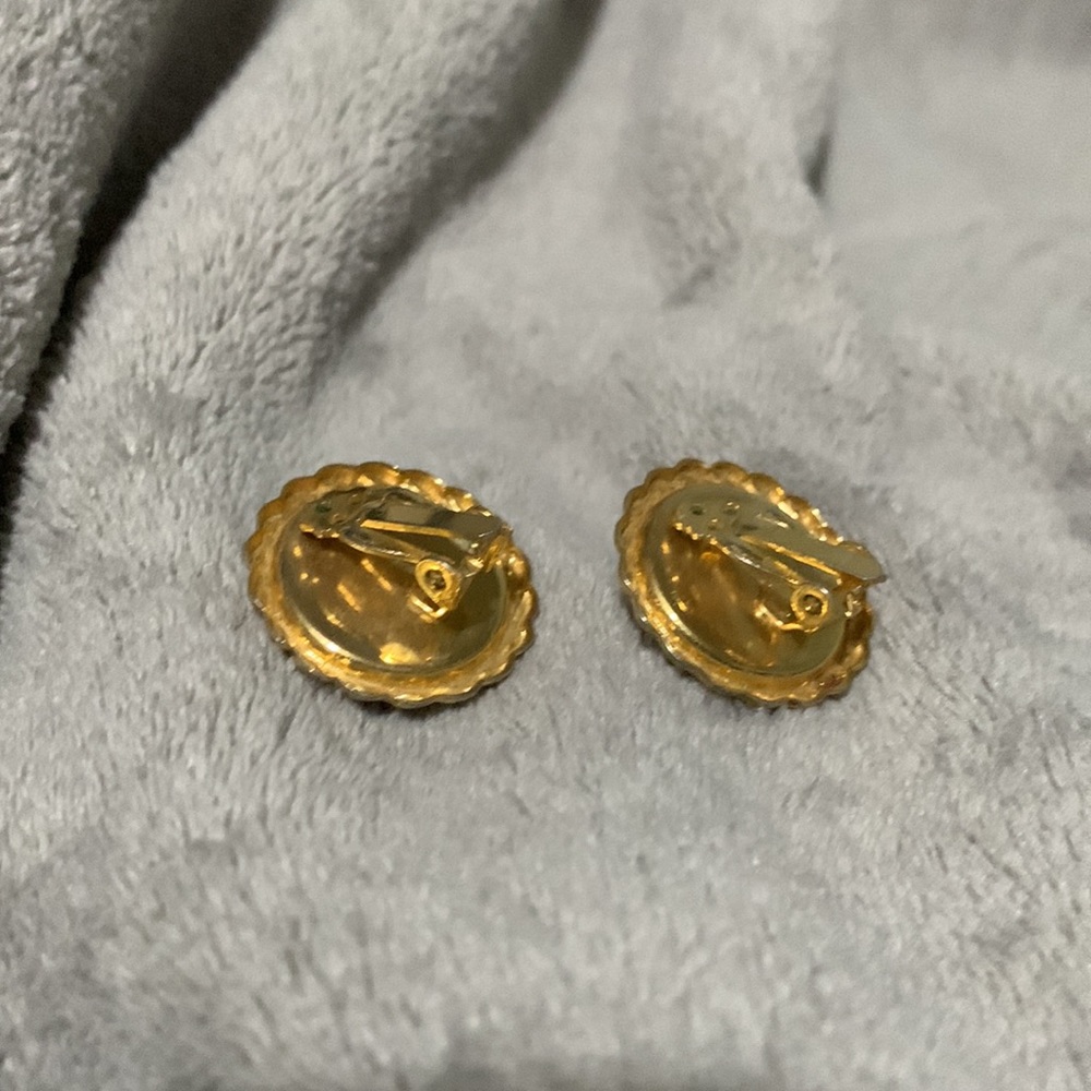Earrings Clipons - Picture 2 of 4